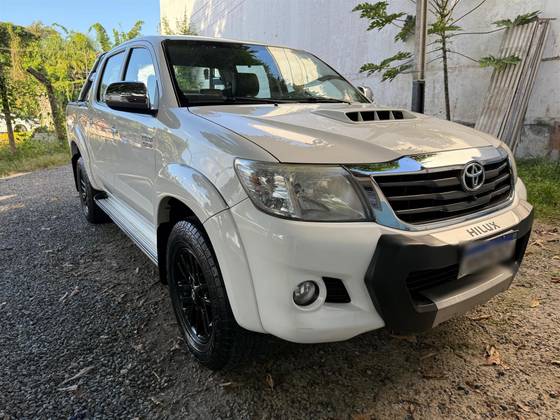 TOYOTA HILUX 3.0 SRV 4X4 CD 16V TURBO INTERCOOLER DIESEL 4P AUTOMÁTICO TOYOTA HILUX 3.0 SRV 4X4 CD 16V TURBO INTERCOOLER DIESEL 4P AUTOMÁTICO